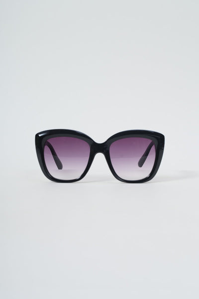 Carraig Donn Black Link Detail Cateye Sunglasses