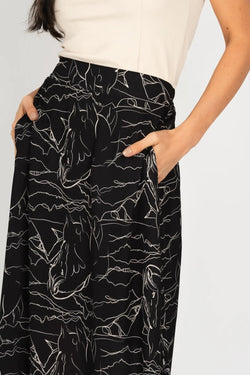 Carraig Donn Black & White Print Midi Skirt