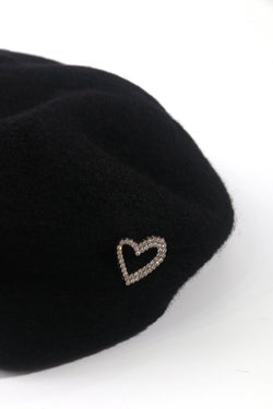 Carraig Donn Black Wool Beret With Heart Pin