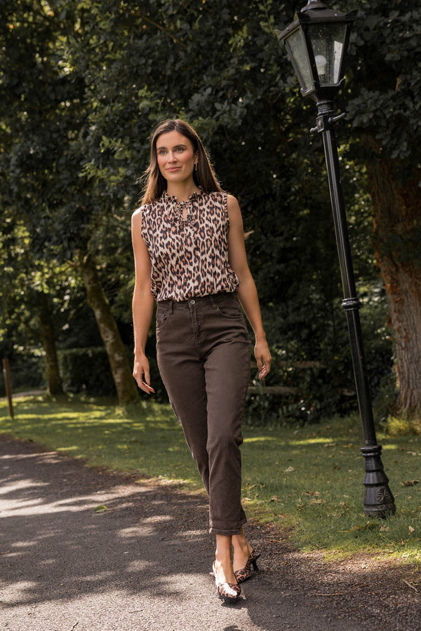 Carraig Donn Brown High Waisted Mom Jeans