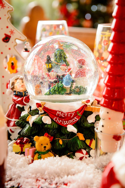 Carraig Donn Christmas Pals Play Snow Globe