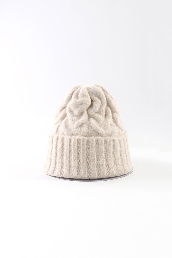 Carraig Donn Cream Cable Knit Beanie