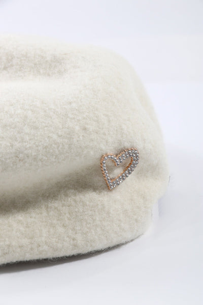 Carraig Donn Cream Wool Beret With Heart Pin