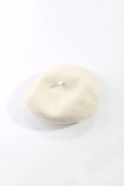 Carraig Donn Cream Wool Beret With Heart Pin