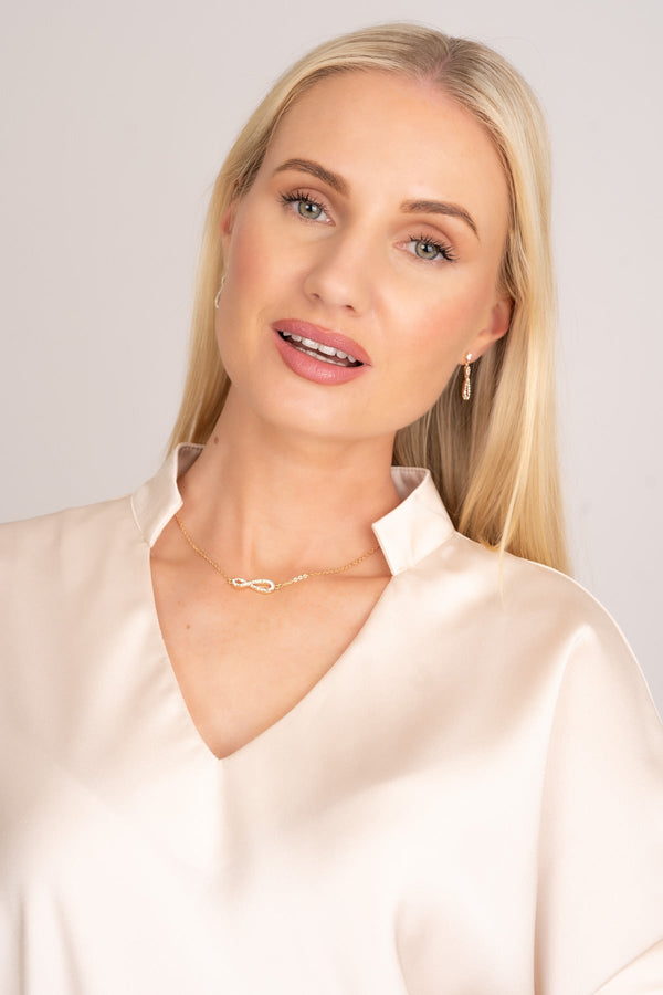 Carraig Donn Diamante Infinity Gold Necklace