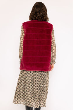 Carraig Donn Faux Fur Gilet in Burgundy