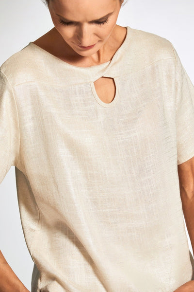 Carraig Donn Glazed Linen Short Sleeve Top in Ecru