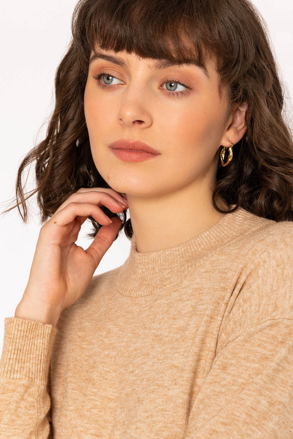 Carraig Donn Gold Molten Hoop Earrings