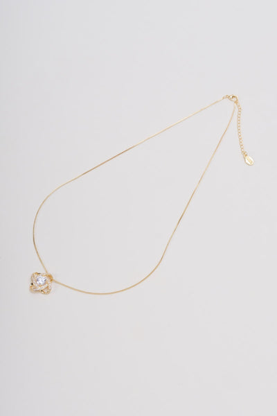 Carraig Donn Gold Pretty Clear Stone Pendant Necklace