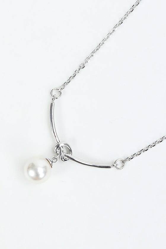 Carraig Donn Knot Faux Pearl Drop Silver Necklace