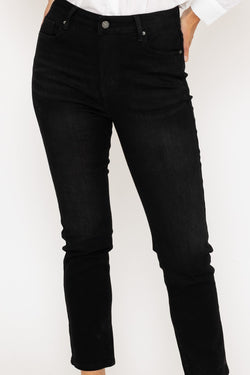 Carraig Donn Lana Straight Leg Jeans in Black