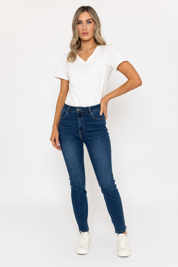 Carraig Donn Lana Straight Leg Jeans in Medium Blue