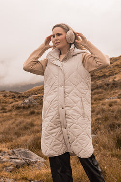 Carraig Donn Long Line Gilet in Ecru