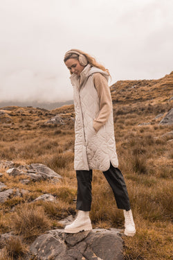 Carraig Donn Long Line Gilet in Ecru