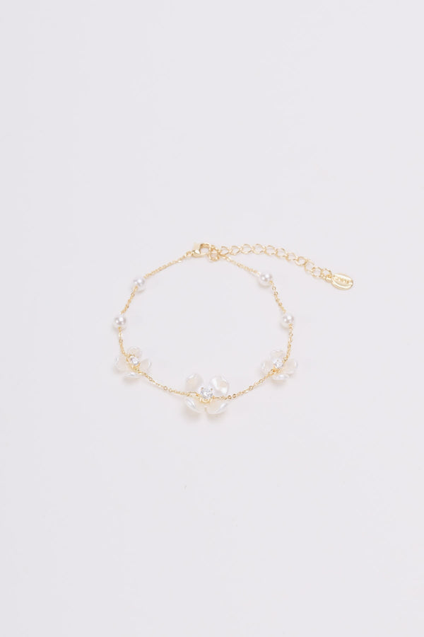 Carraig Donn Pearl Flower Gold Bracelet