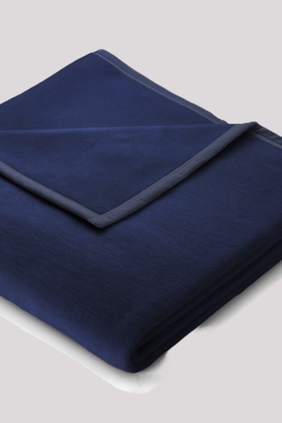 Carraig Donn Plain Navy Blanket