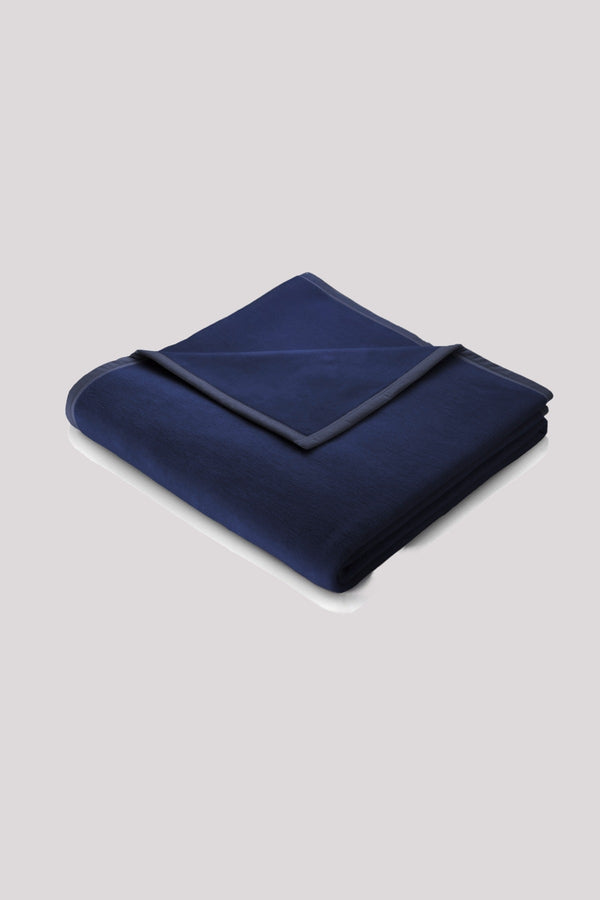 Carraig Donn Plain Navy Blanket