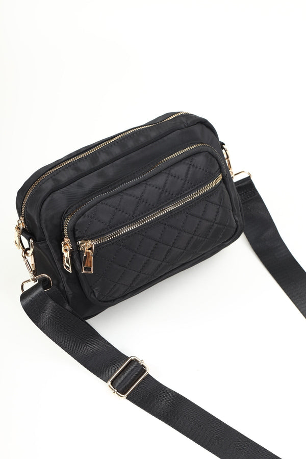 Carraig Donn Quilted Front Nylon Camera Bag in Black