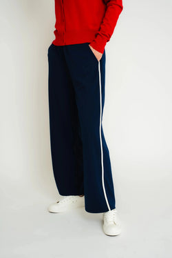 Carraig Donn Relaxed Fit Trousers in Navy