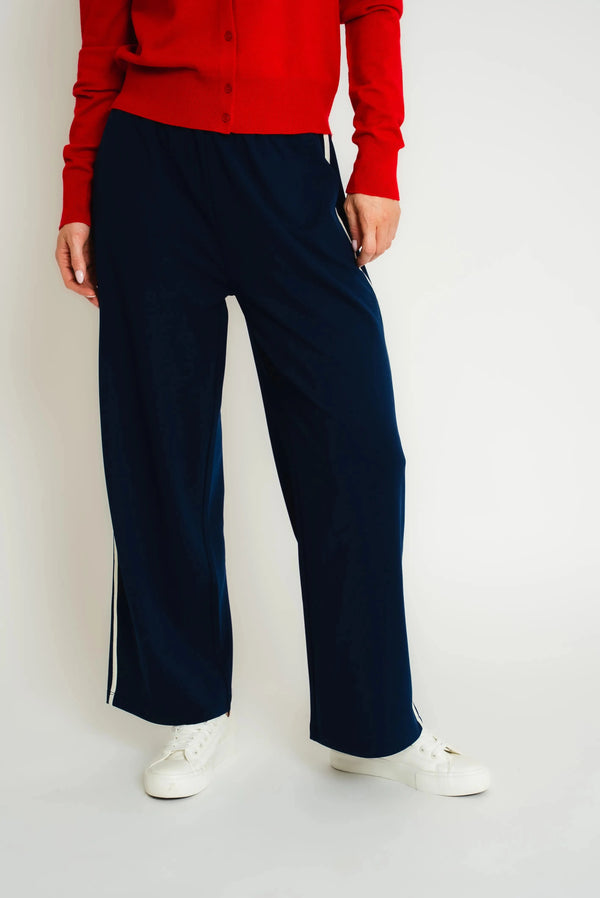 Carraig Donn Relaxed Fit Trousers in Navy