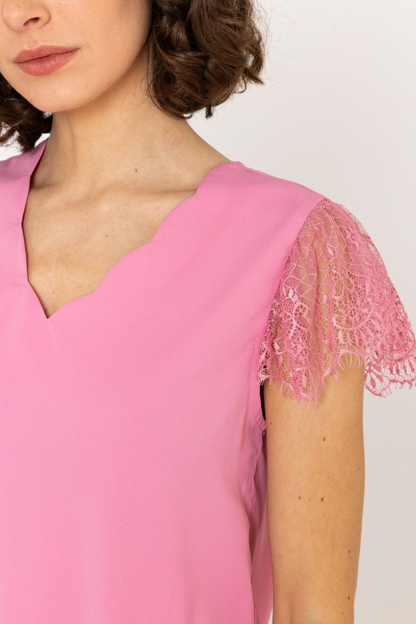 Carraig Donn Short Sleeve Lace Cap Top in Pink