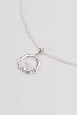 Carraig Donn Silver Claddagh Necklace