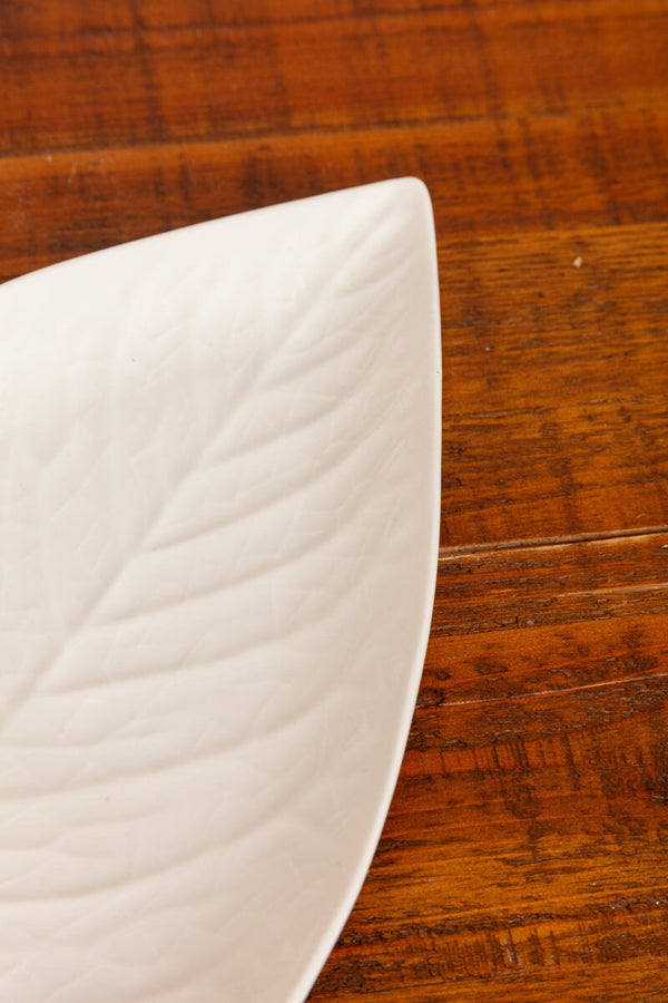 Carraig Donn White Ceramic Textured Leaf Platter