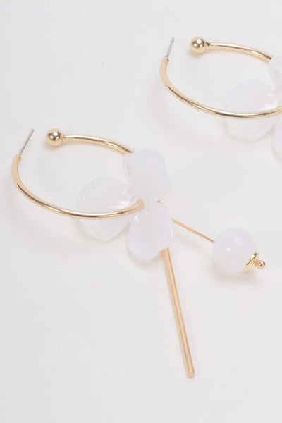 Carraig Donn White Flower Drop Hoop Earrings