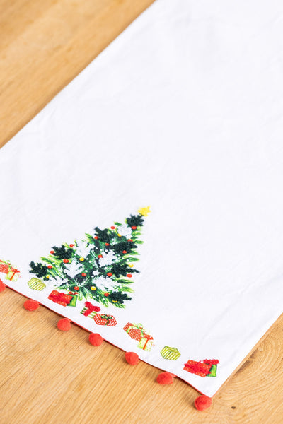 Carraig Donn Christmas Tree Design Table Runner