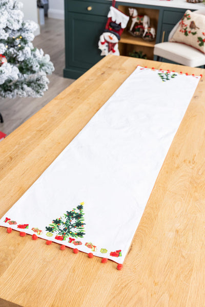 Carraig Donn Christmas Tree Design Table Runner