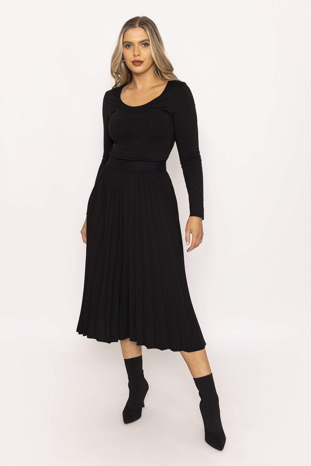 Pleated Skirt in Black Carraig Donn