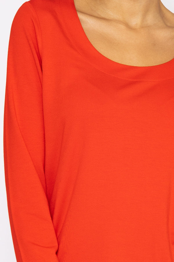 Carraig Donn Scoop Neck Tee in Red