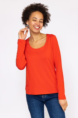 Carraig Donn Scoop Neck Tee in Red