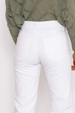 Carraig Donn Seamless Hem Jeans in Ecru