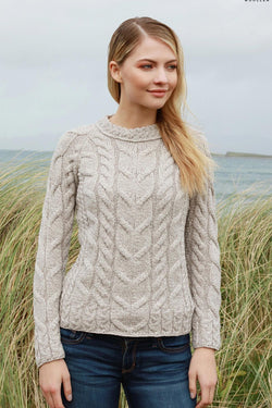 Carraig Donn Supersoft Raglan Sweater in Wicker