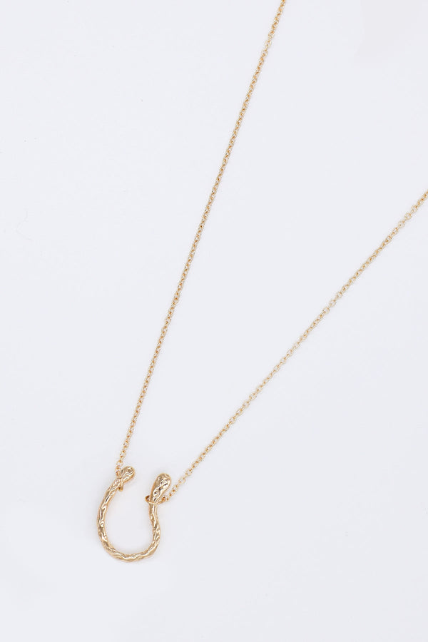 Carraig Donn U Pendant Necklace in Gold